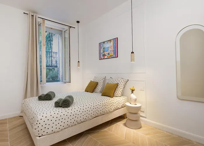 Serres Rdc - Somptueux 2 Pieces - Frontiere Monaco