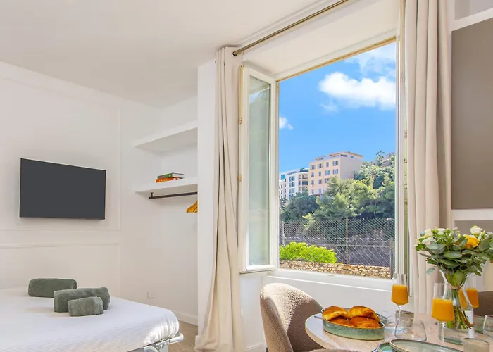 Serres Rdc - Somptueux 2 Pieces - Frontiere Monaco * 보솔레이