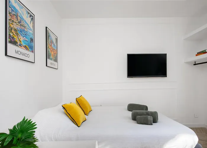 Serres Rdc - Somptueux 2 Pieces - Frontiere Monaco Apartament *